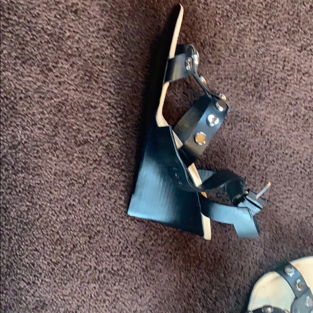 Sandals - Picture 2 of 2